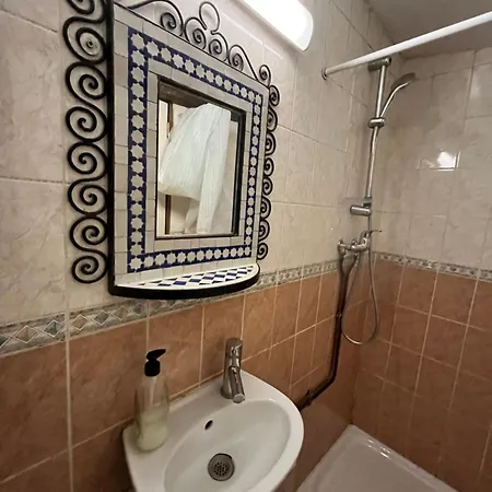 Privatunterkunft A And Garden Close To Paris Vitry-sur-Seine